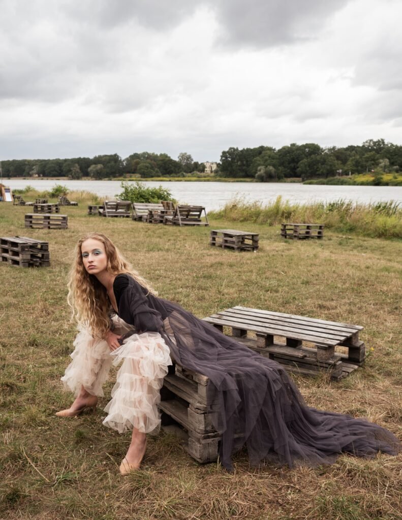 Read more about the article EARTH COLOURS