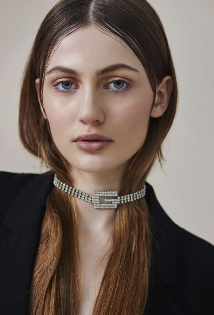 Read more about the article MONOCHROME DEVOTION